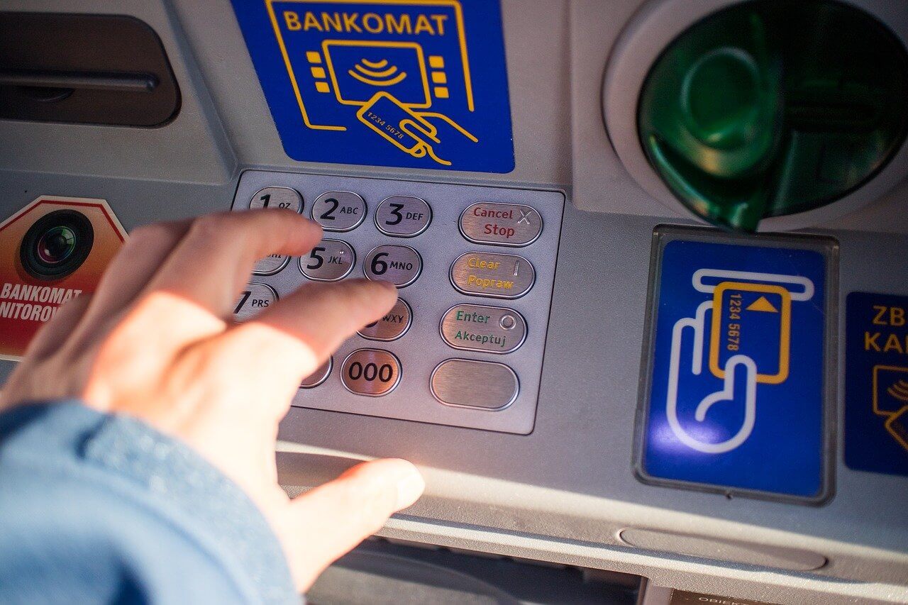 ATM’den Yatırdığım Para Hesabımda Gözükmüyor? Ne Zaman Geçer?